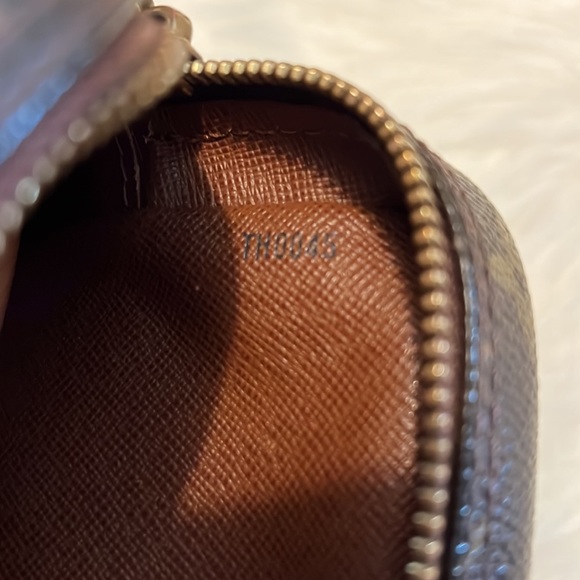 Louis Vuitton crossbody - Picture 4 of 8